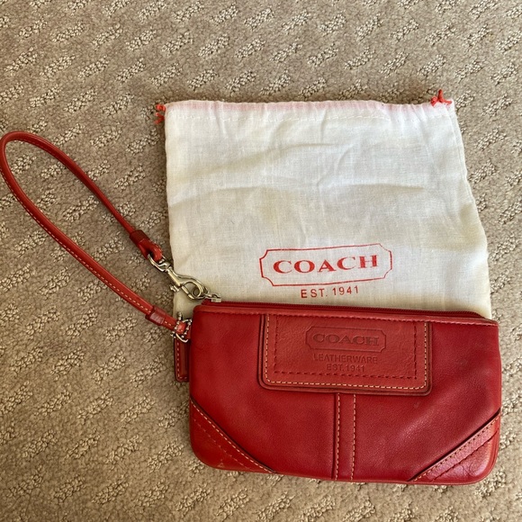 Leather coach wristlet! RED .- kept in duster bag - Picture 1 of 5